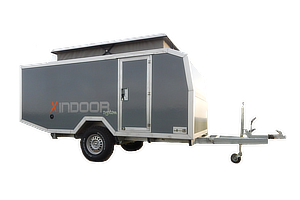 Offroad-Caravan X-Indoor / Produkt: Offroad-Wohnkabine auf Einachser-Fahrgestell / Hubdach