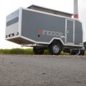 Offroad-Caravan X-Indoor / Produkt: Offroad-Wohnkabine auf Einachser-Fahrgestell / Hubdach