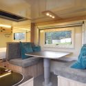 Offroad-Caravan X-Indoor / Produkt: Offroad-Wohnkabine auf Einachser-Fahrgestell / Schlafhubdach und Fahrradträger