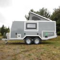 Offroad-Caravan X-Indoor / Produkt: Offroad-Wohnkabine auf Einachser-Fahrgestell / Modell Tandem