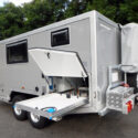 Offroad-Caravan X-Indoor / Produkt: Offroad-Wohnkabine auf Einachser-Fahrgestell / Modell Tandem mit Schwerlastauszug