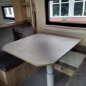 Offroad-Caravan X-Indoor / Produkt: Offroad-Wohnkabine auf Einachser-Fahrgestell mit Schlafhubdach